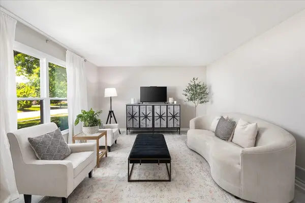 5 Redstart RD, Naperville, IL 60565
