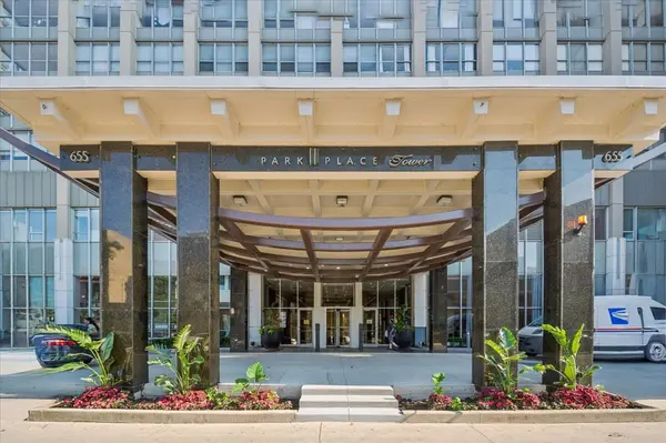 655 W Irving Park RD #402, Chicago, IL 60613