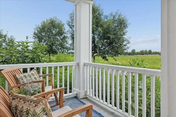 860 Blazing Star RD, Grayslake, IL 60030