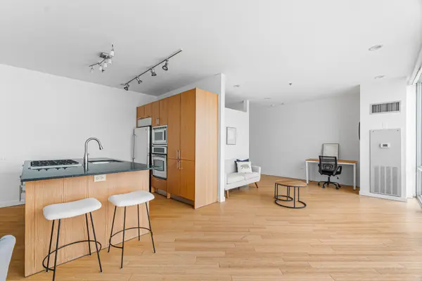 653 N Kingsbury ST #2402, Chicago, IL 60654