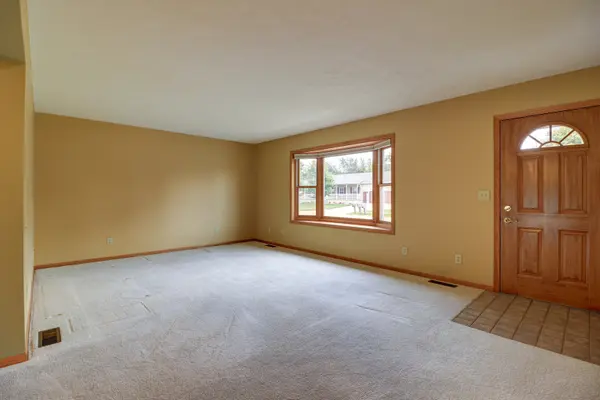1506 10th ST NW, Clinton, IA 52732