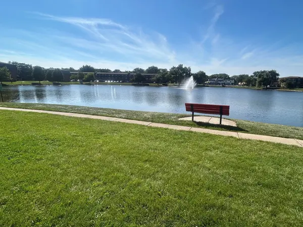 9416 Bay Colony DR #3S, Des Plaines, IL 60016