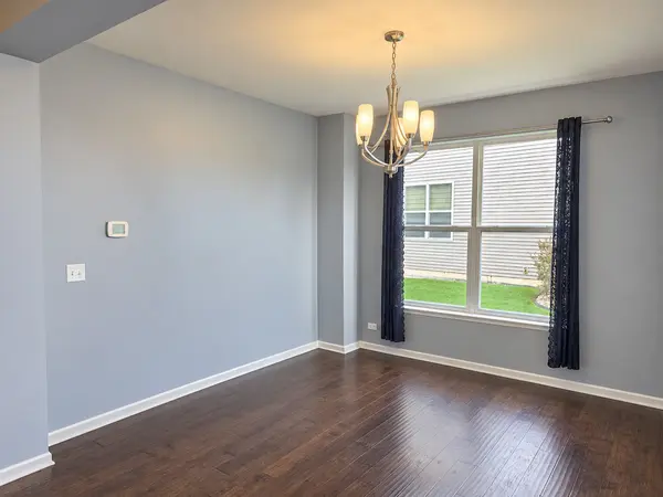 643 Seneca ST, Volo, IL 60073