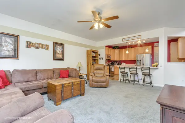 2320 Stonegate RD, Algonquin, IL 60102
