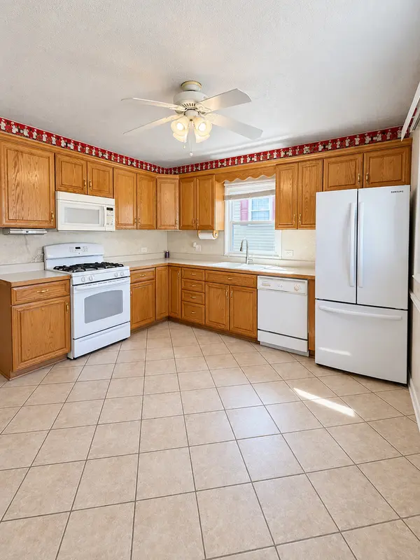 344 E Lincoln AVE, Glendale Heights, IL 60139