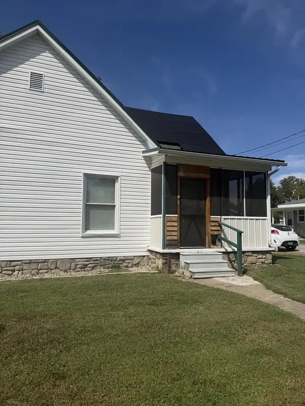 405 S State ST, Christopher, IL 62822