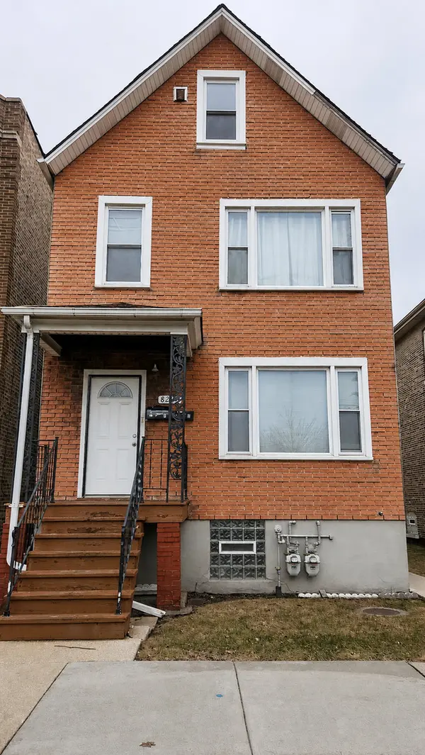 8233 S Escanaba AVE, Chicago, IL 60617