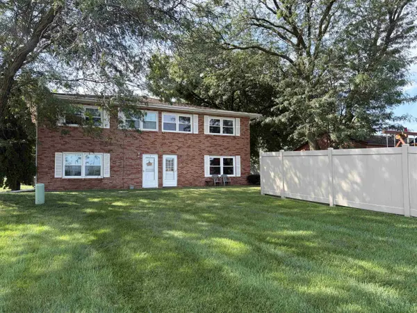 2421 Crescent DR #4, Cedar Falls, IA 50613