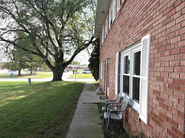 2421 Crescent DR #4, Cedar Falls, IA 50613