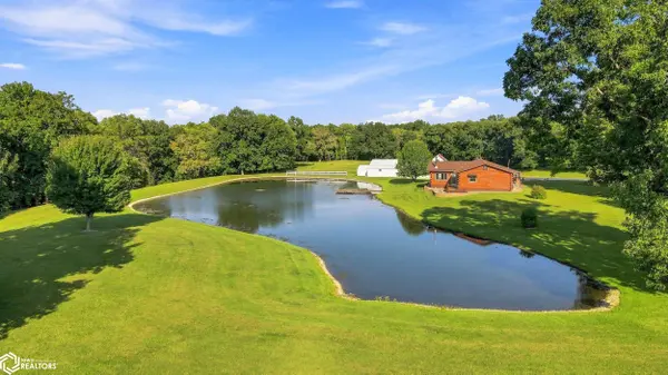 8001 Hawkeye RD, Mediapolis, IA 52637