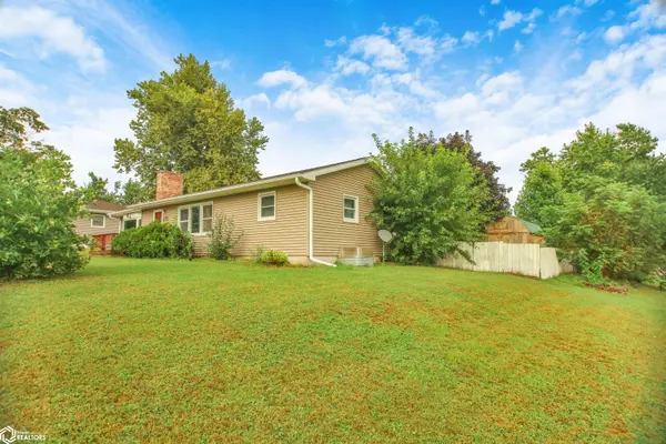 608 S 12Th ST, Marshalltown, IA 50158