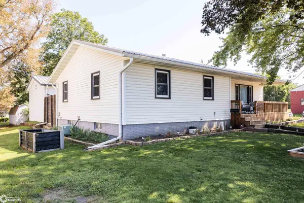500 N 11th ST, Chariton, IA 50049