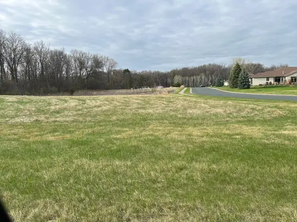 632 Cedar CT, Lake City, MN 55041