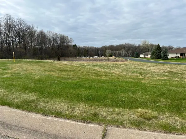 632 Cedar CT, Lake City, MN 55041