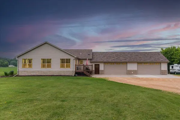 E633 950th AVE, Downing, WI 54734
