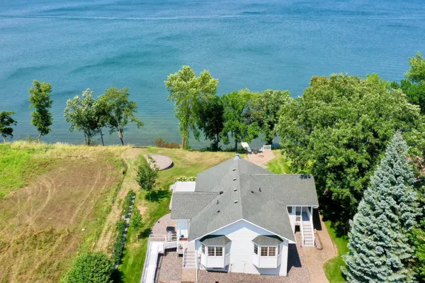 11646 Indian Beach RD, Spicer, MN 56288