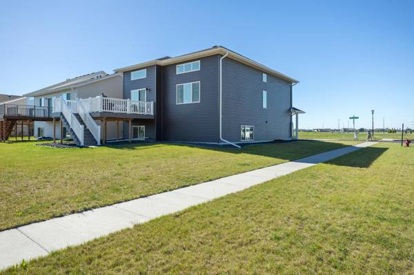 6381 Saint Ann AVE, Horace, ND 58047