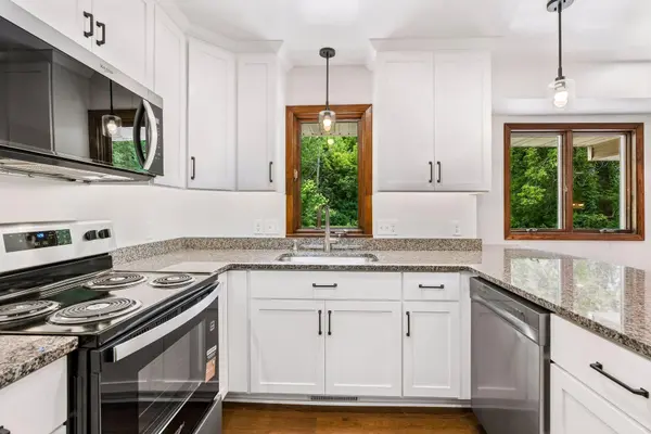 1086 Carlton DR, Shoreview, MN 55126