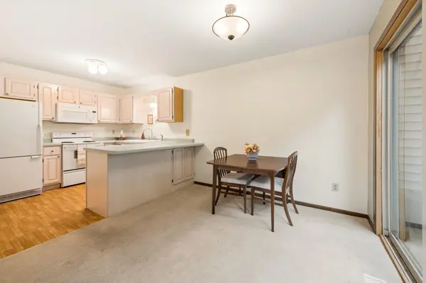 899 Lawnview AVE, Shoreview, MN 55126