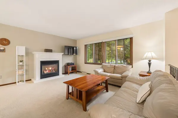 899 Lawnview AVE, Shoreview, MN 55126