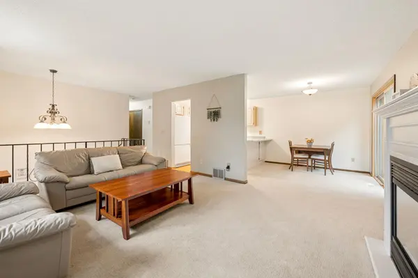 899 Lawnview AVE, Shoreview, MN 55126