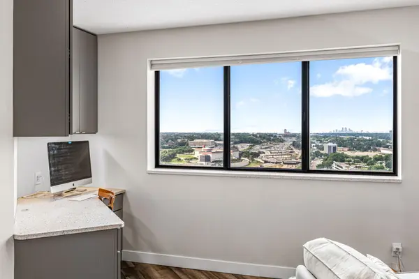 78 10th ST E #2910, Saint Paul, MN 55101