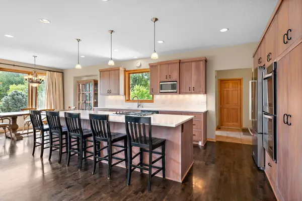 6786 Yellowstone LN N, Maple Grove, MN 55311