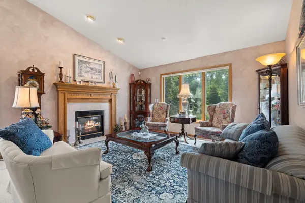 232 Wildflower CT, Vadnais Heights, MN 55127