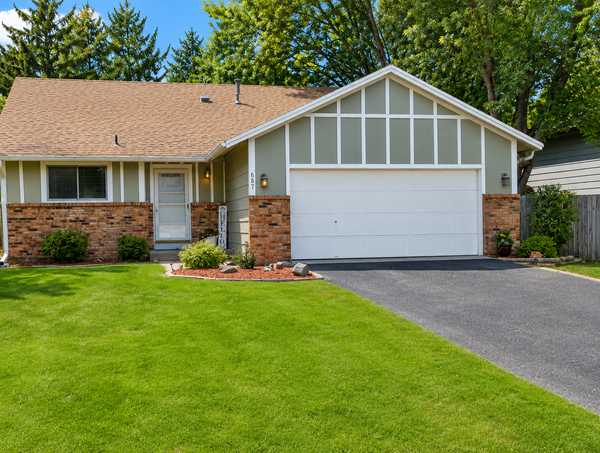 687 116th LN NE, Blaine, MN 55434