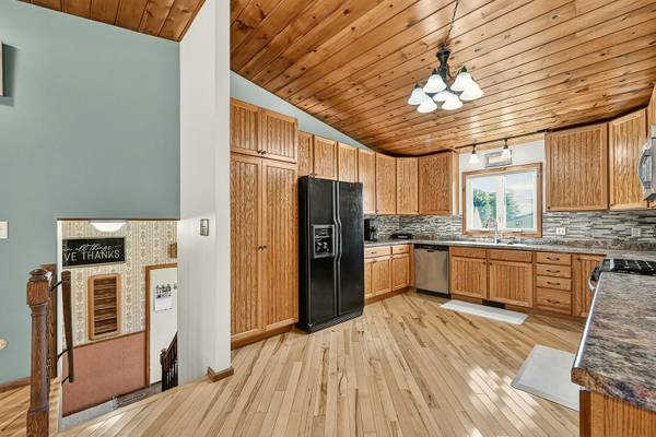 813 3rd AVE SE, Stewartville, MN 55976