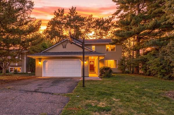 7018 43rd ST N, Oakdale, MN 55128