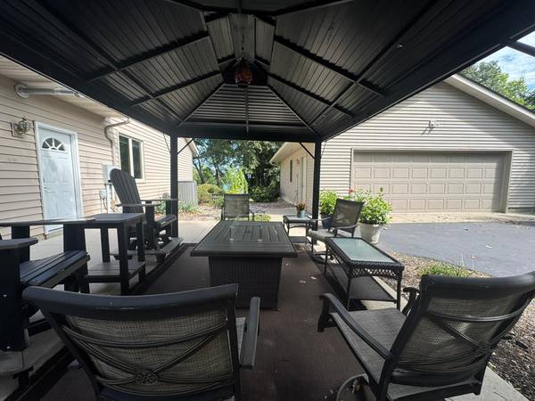 142 Jacks DR, Madison Lake, MN 56063