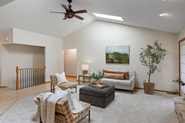2452 Eagle Valley DR, Woodbury, MN 55129