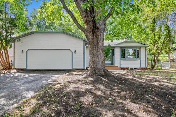 7855 Polaris LN N, Maple Grove, MN 55311