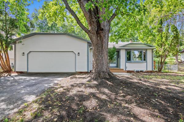 7855 Polaris LN N, Maple Grove, MN 55311