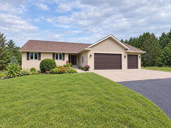 855 Bauer AVE, Eau Claire, WI 54703