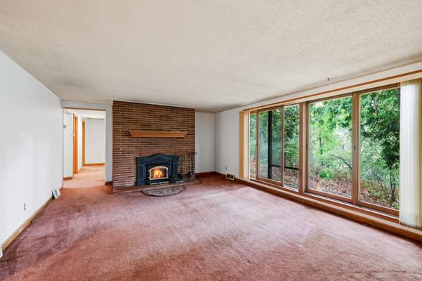 1045 Mcknight RD S, Saint Paul, MN 55119