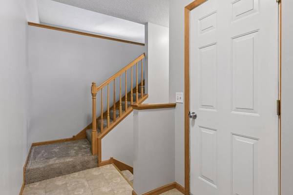 2085 Saint Johns CT, Woodbury, MN 55129