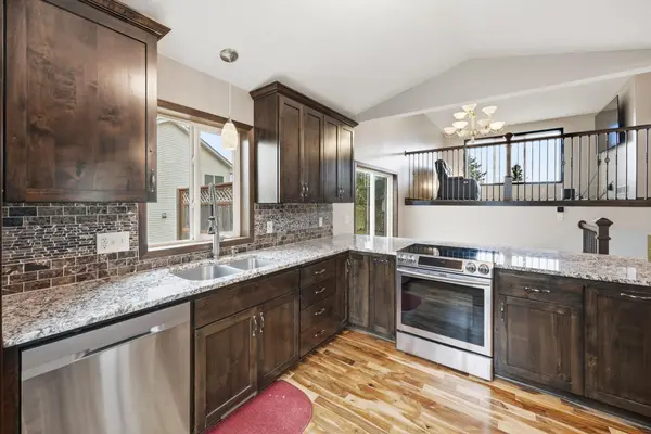 4442 Eakern CIR NE, Monticello, MN 55362