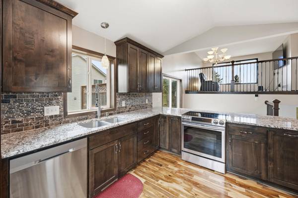 4442 Eakern CIR NE, Monticello, MN 55362