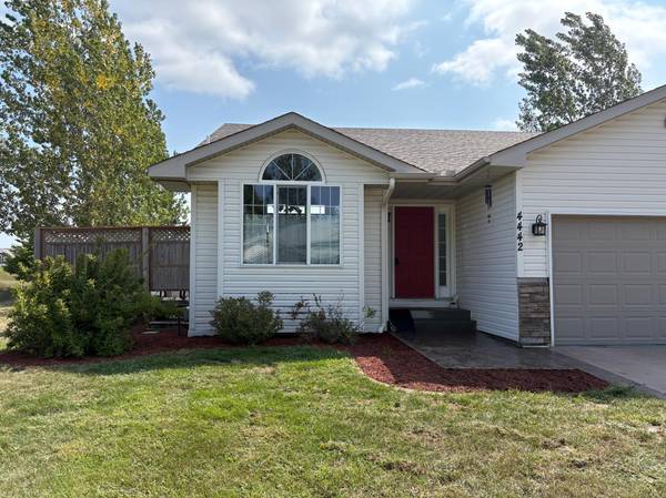 4442 Eakern CIR NE, Monticello, MN 55362
