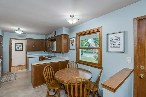 828 Lower Johnson CIR, Saint Peter, MN 56082