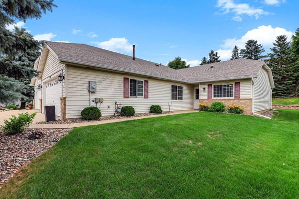 7580 Newbury RD, Woodbury, MN 55125