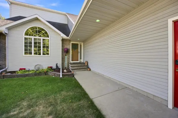 1975 29th Street CIR S, Moorhead, MN 56560