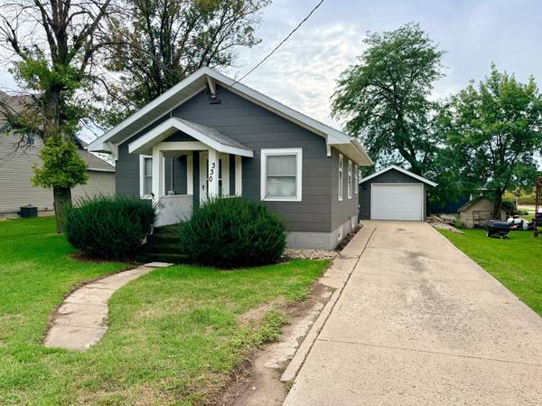 330 E 4th ST, Lismore, MN 56155