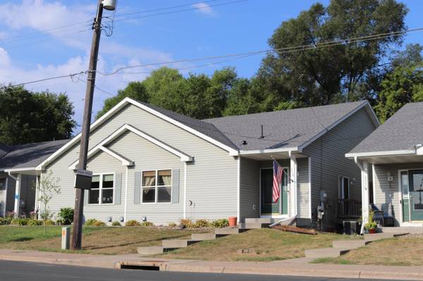 215 9th AVE N, South Saint Paul, MN 55075