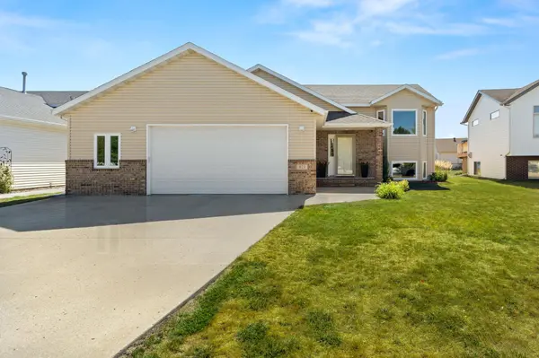 821 16th AVE W, West Fargo, ND 58078