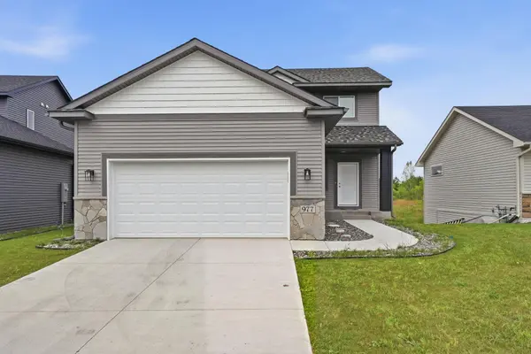 977 45th AVE NE, Saint Cloud, MN 56304