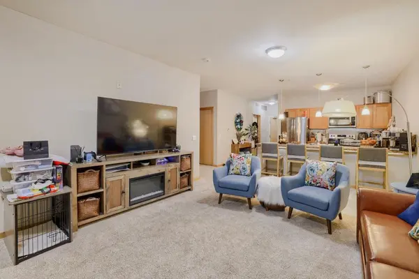 2850 Cedar Ave S #202, Minneapolis, MN 55407