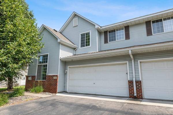 9050 Merrimac LN N, Maple Grove, MN 55311